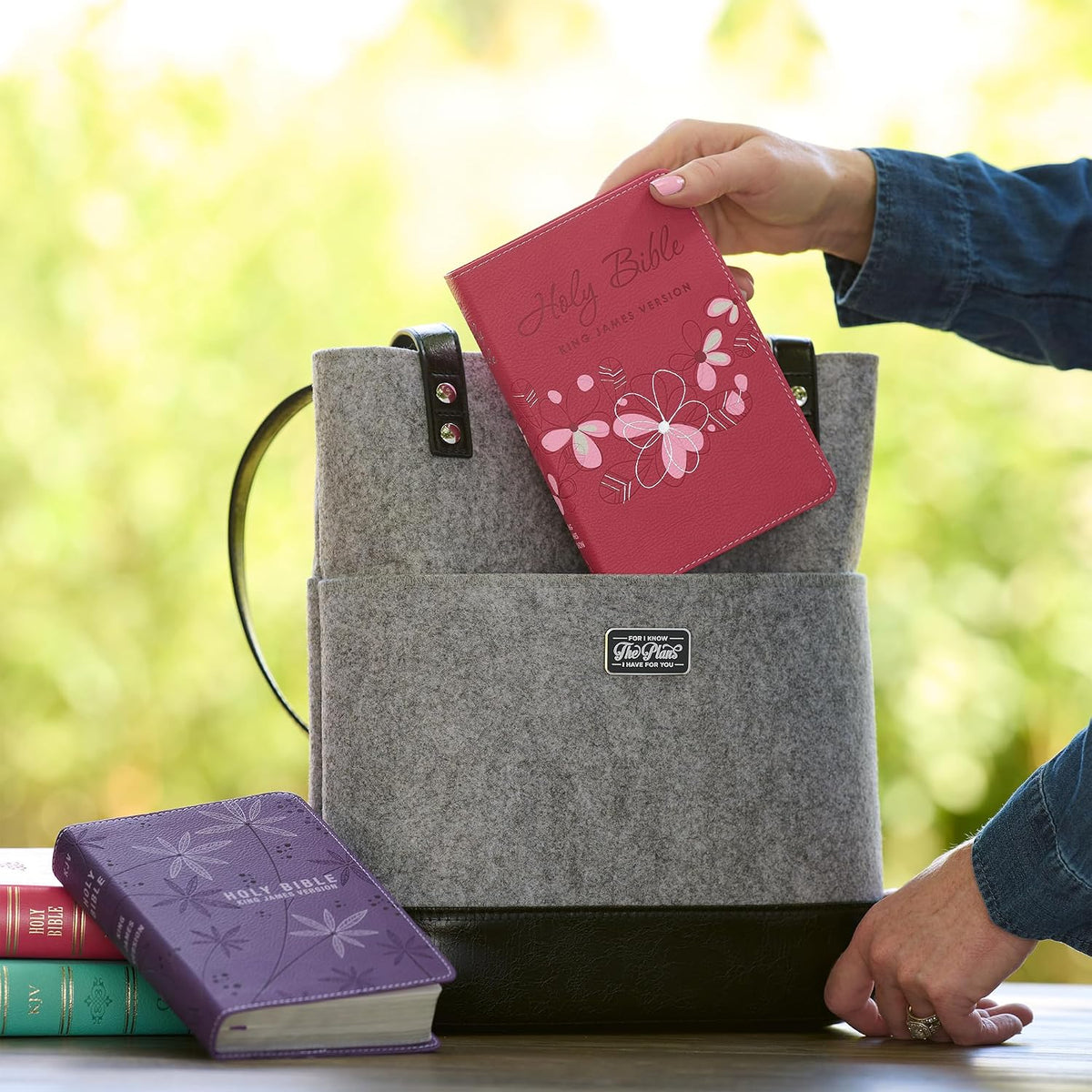 KJV Holy Bible, Compact Faux Leather Red Letter Edition